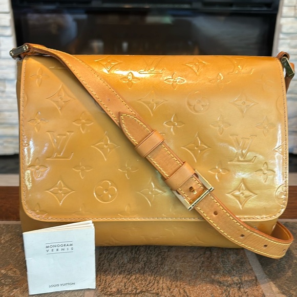 Louis Vuitton Handbags - Louis Vuitton Thompson Street Monogram Vernis Shoulder Bag